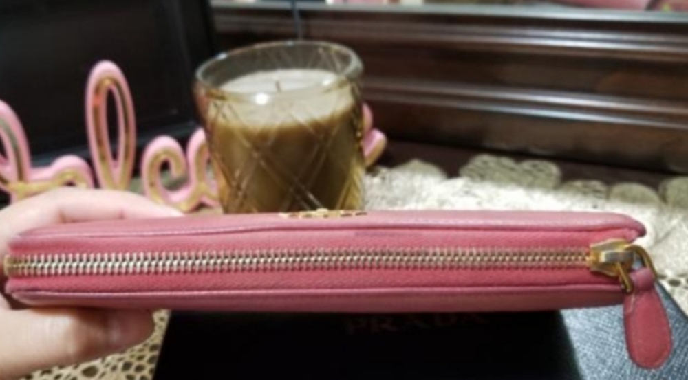 Prada Wallet - Picture 4 of 8